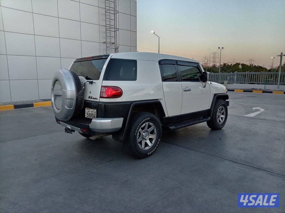 تيويتا fj موديل 20149