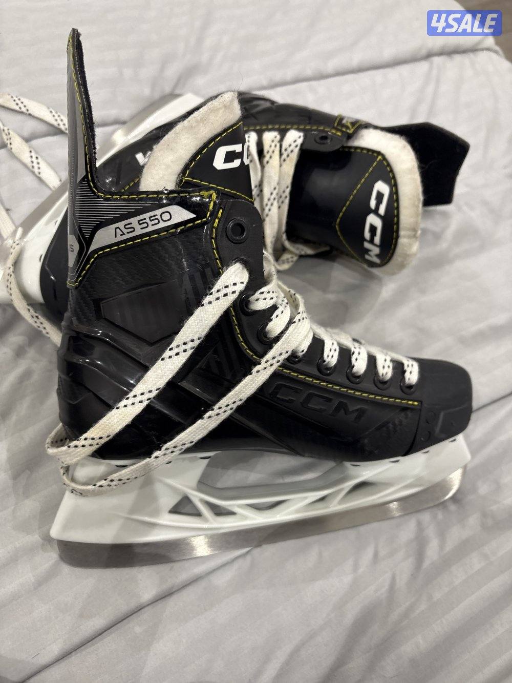 سكيت هوكي  ccm للبيع مقاس 38 ونص عندي ياه من زمان بس استخدام جديد2