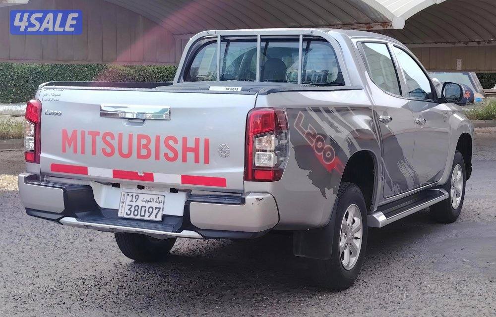 وانيت ميتشوبيسي  L200 قير عادي4×4 دبل قير وكالة سيرفيس منتظم بلوكالة2