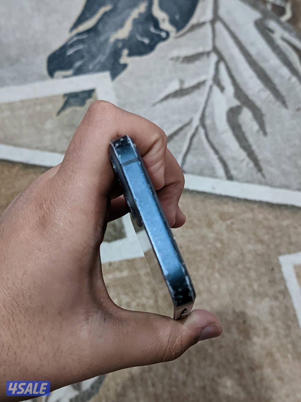 للبيع ايفون 13 مبدل شاشة بطارية اصلية 86%7