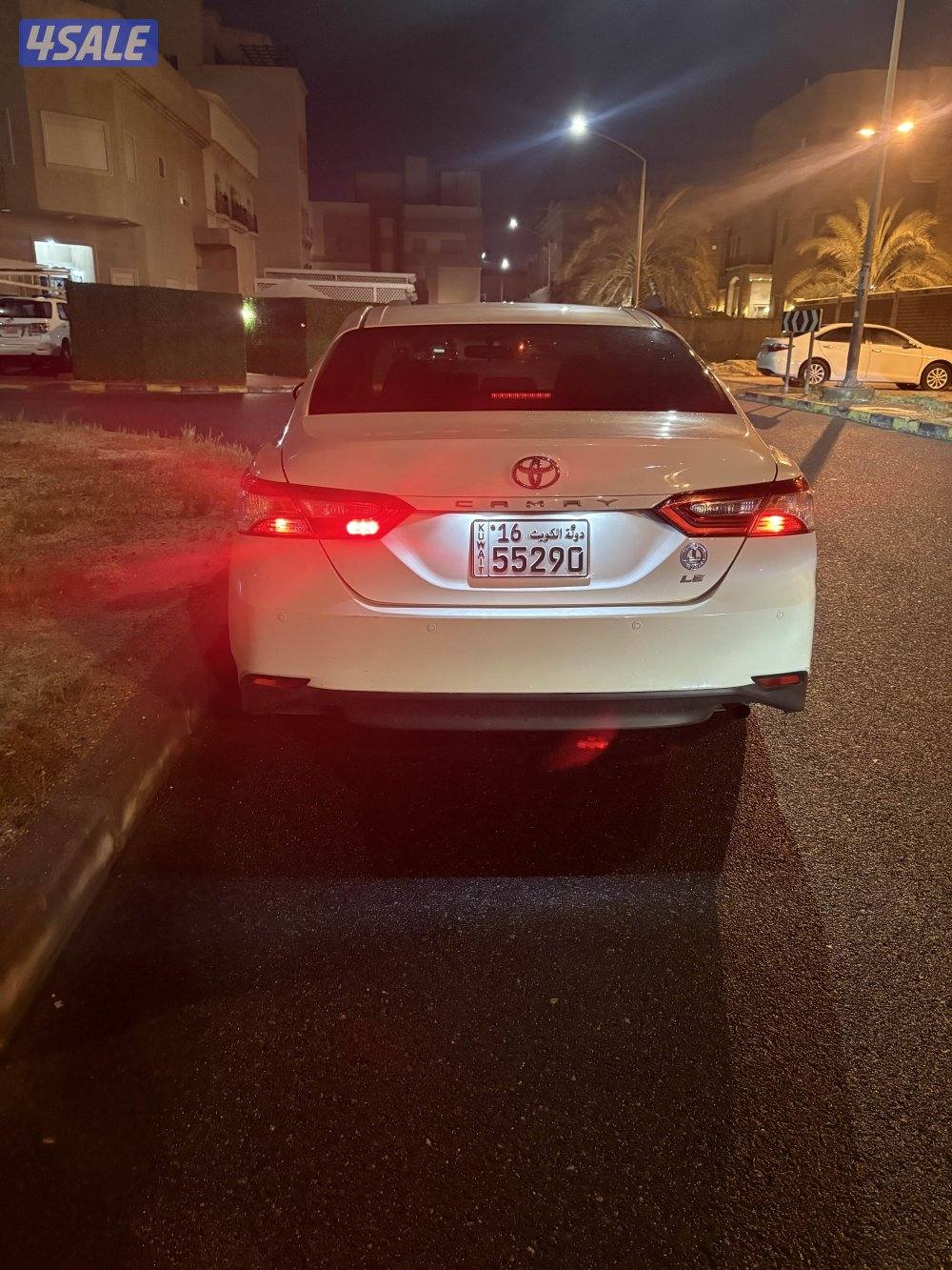 للبيع كامري 20194