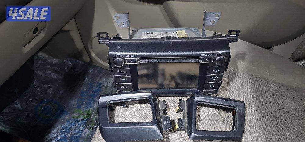 شاشة سيارة تويوتا راف 4 الاصليه مستعمل1