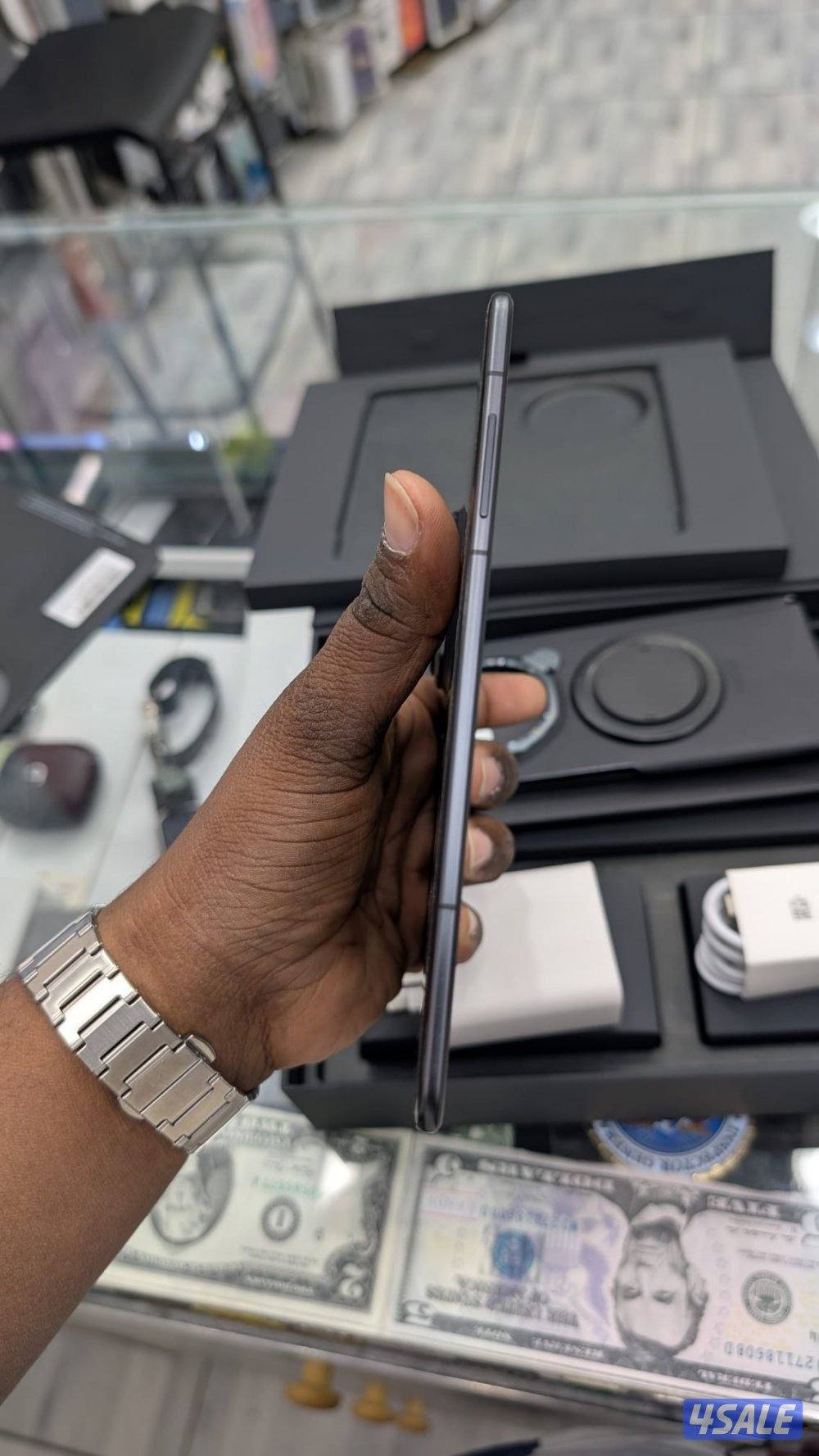 Honor magic v3 black used 512 gb with box and all3