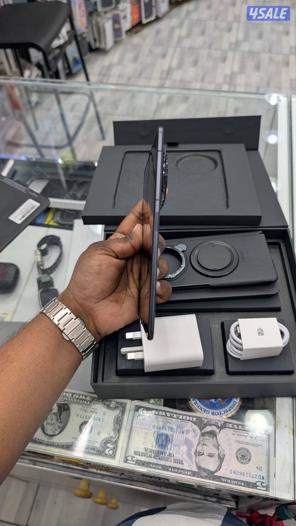 Honor magic v3 black used 512 gb with box and all4