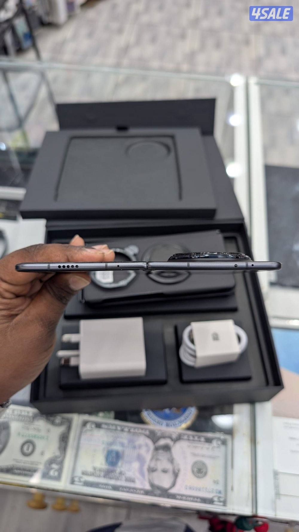 Honor magic v3 black used 512 gb with box and all6