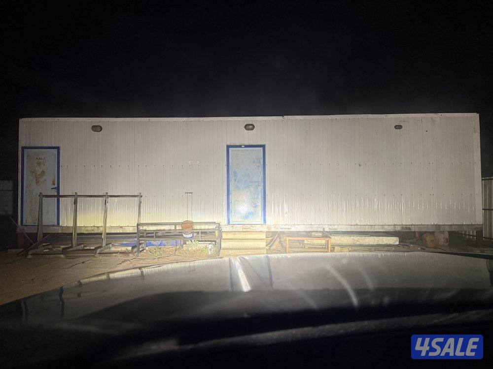 للبيع شاليهات 12x4 غرفتين بينهم حمام و مطبخ وبيلر او وحدات تكيف 1.5 طن0
