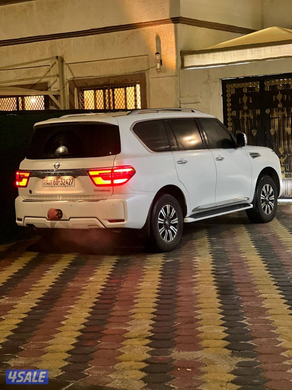 للبيع تيتانيوم موديل 20212