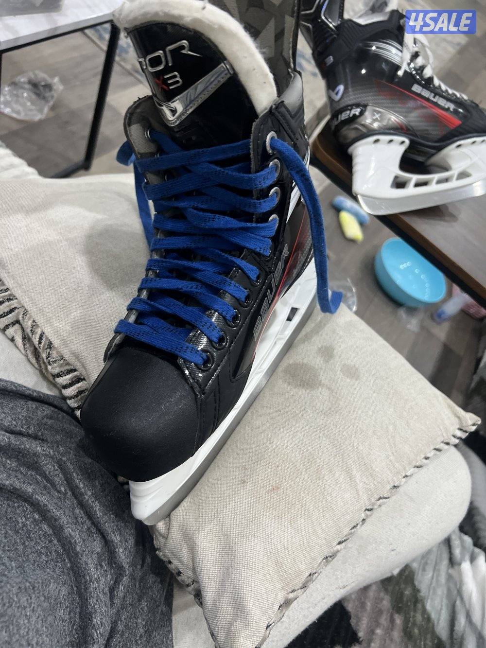 للبيع جوتي سكيت هوكي مقاس 41والثاني35 رقم التواصل3