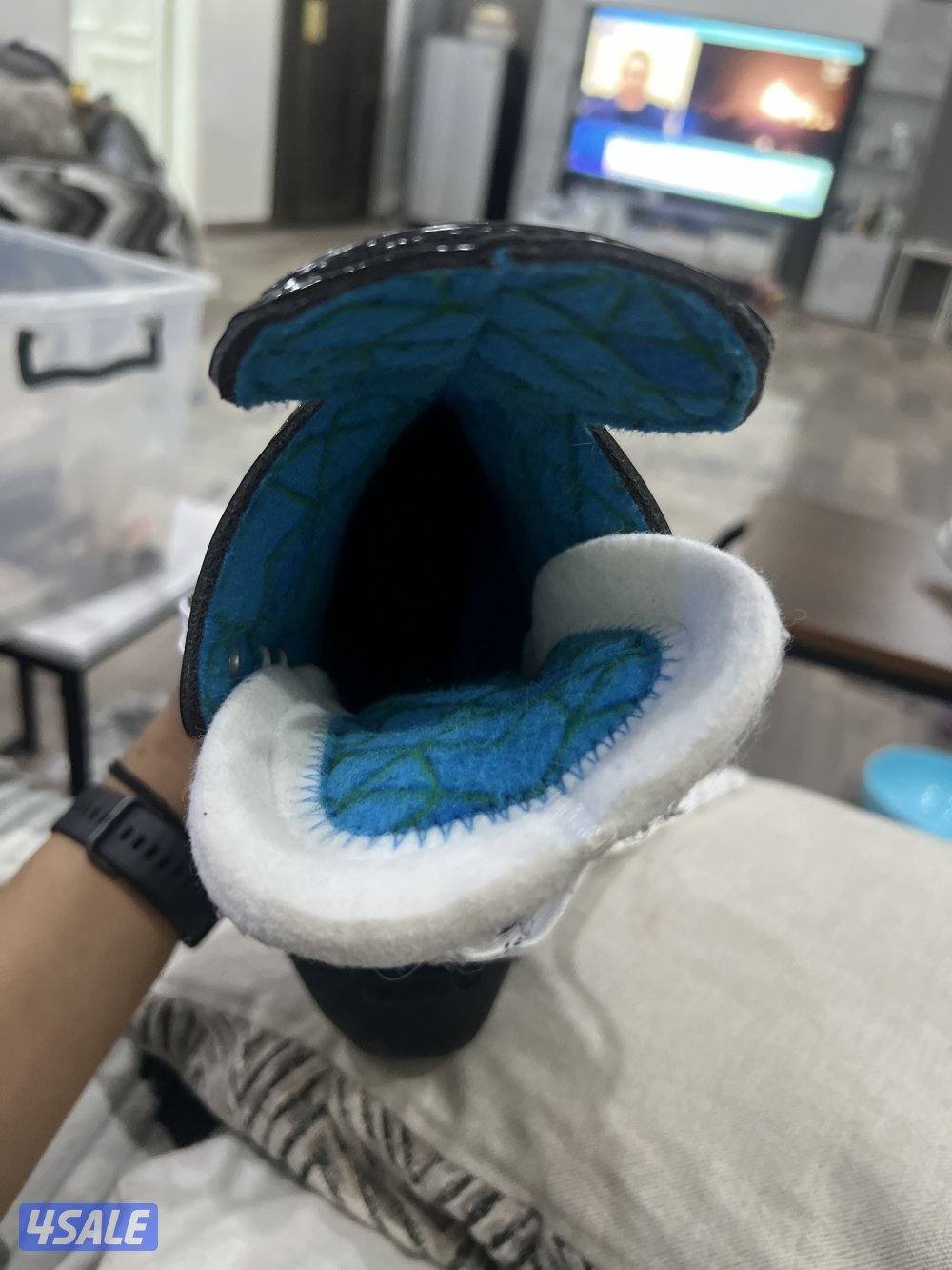 للبيع جوتي سكيت هوكي مقاس 41والثاني35 رقم التواصل8