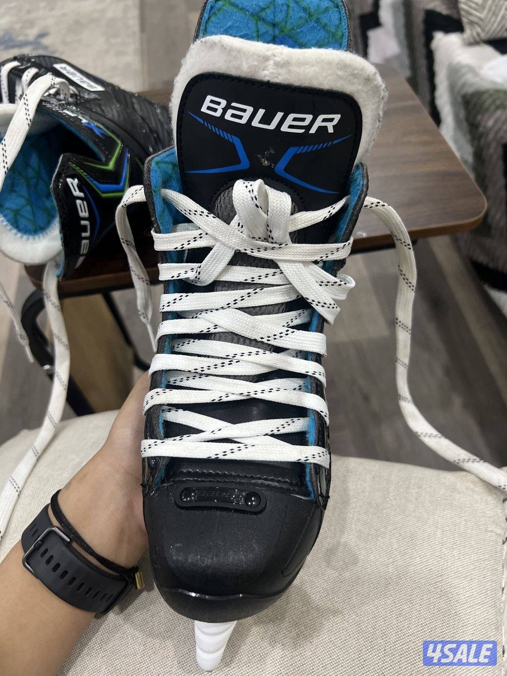 للبيع جوتي سكيت هوكي مقاس 41والثاني35 رقم التواصل9
