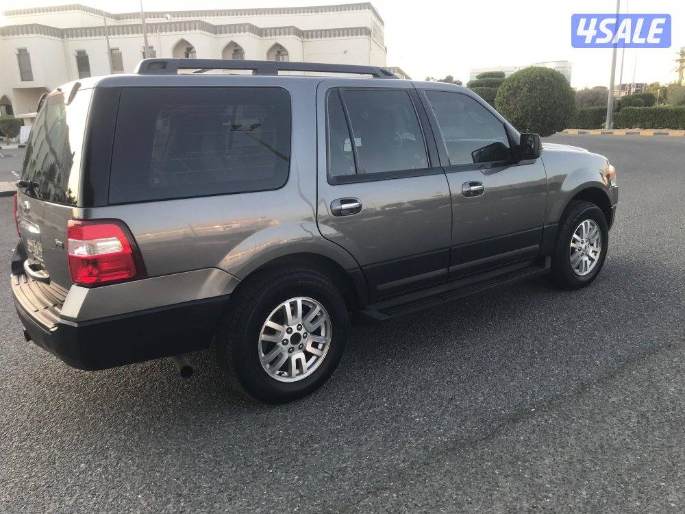 جيب فورد اكسبديشن مديل 2012 لون رمادي بحاله جيده3