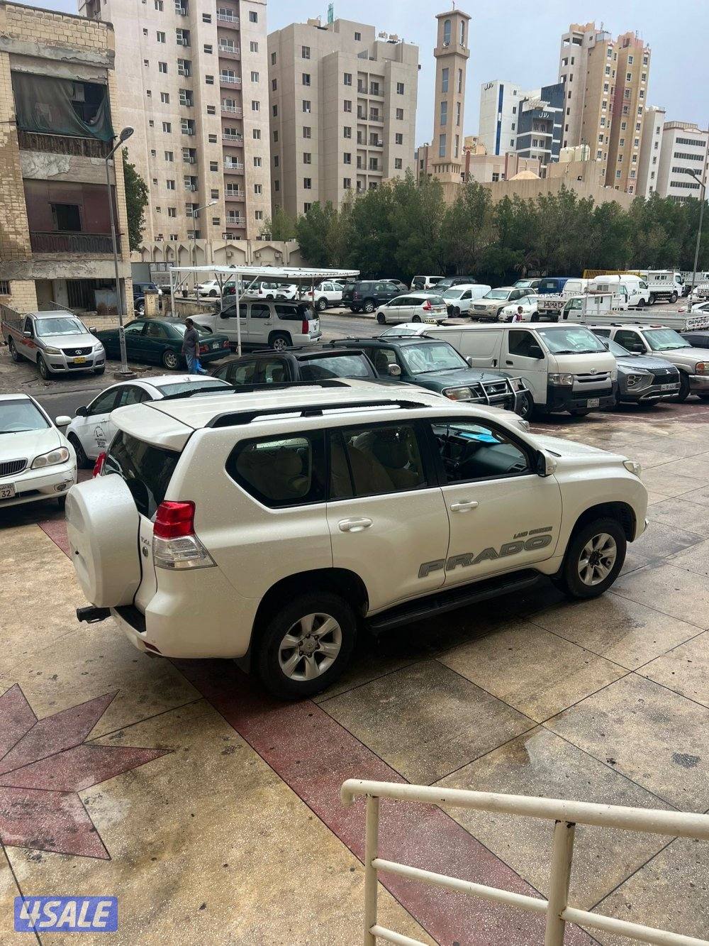 للبيع سيارة برادو بحالة الوكالة2