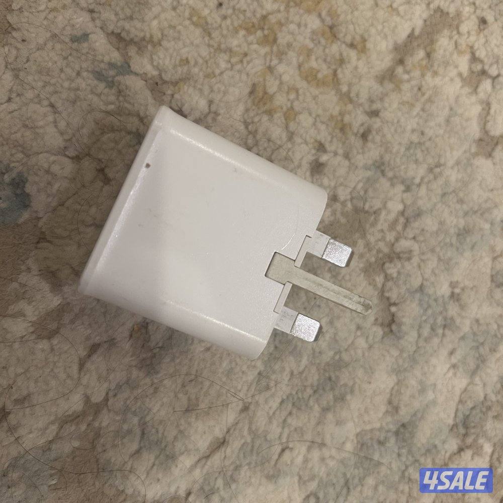 للبيع Samsung Tab S6 Lite 256GB مع القلم والعلبة والشاحن و هاتف نوكيا.8