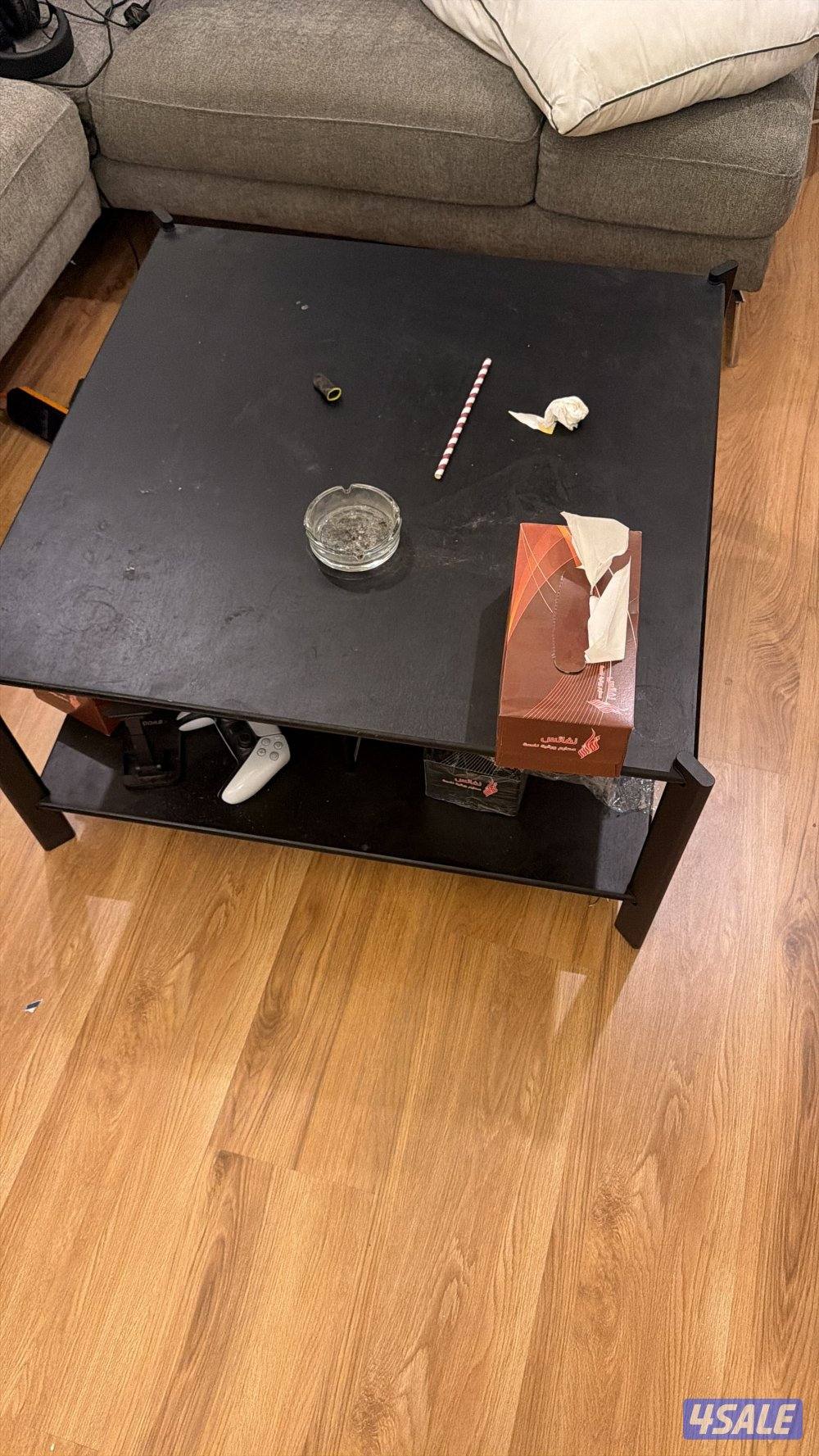 كنب من ابيات وثلاث طاولات وكبت صغير من ايكيا0