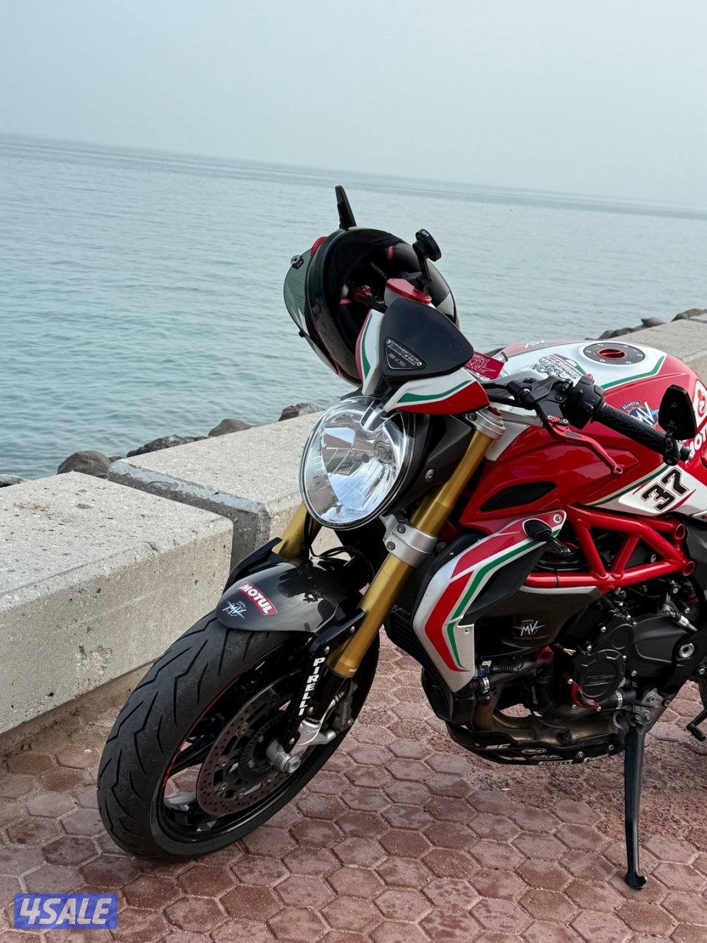 للبيع MV Agusta1