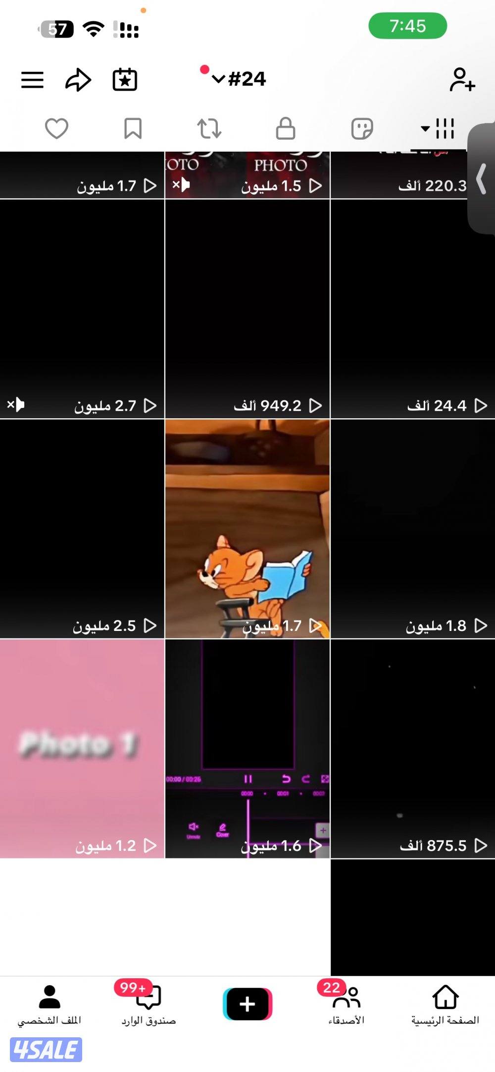 حساب تيك توك فيه 136 الف متابع ومليون لايك على السوم0