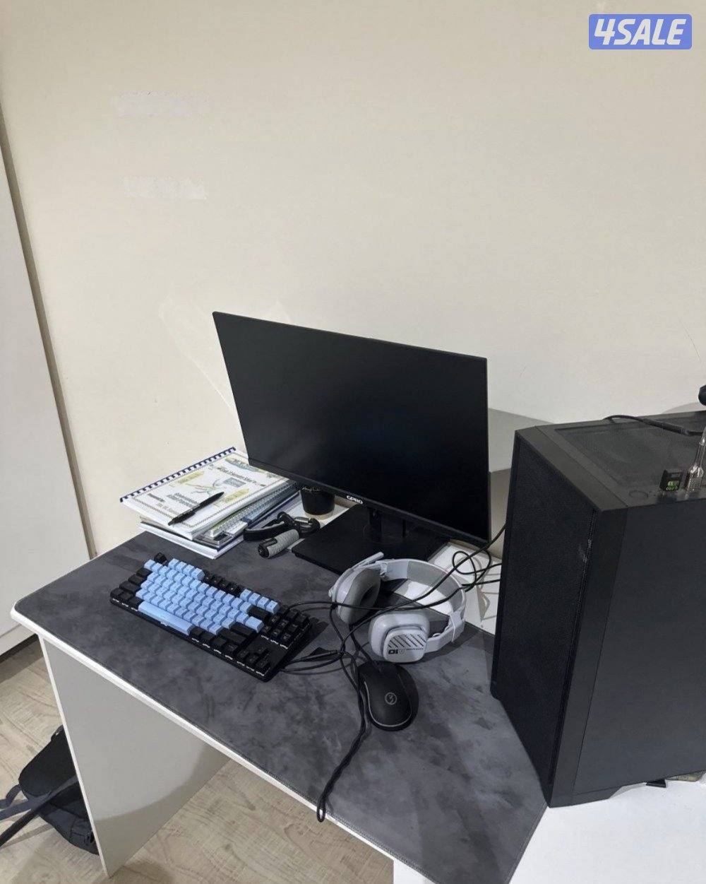 PC مع جميع اغراضه0