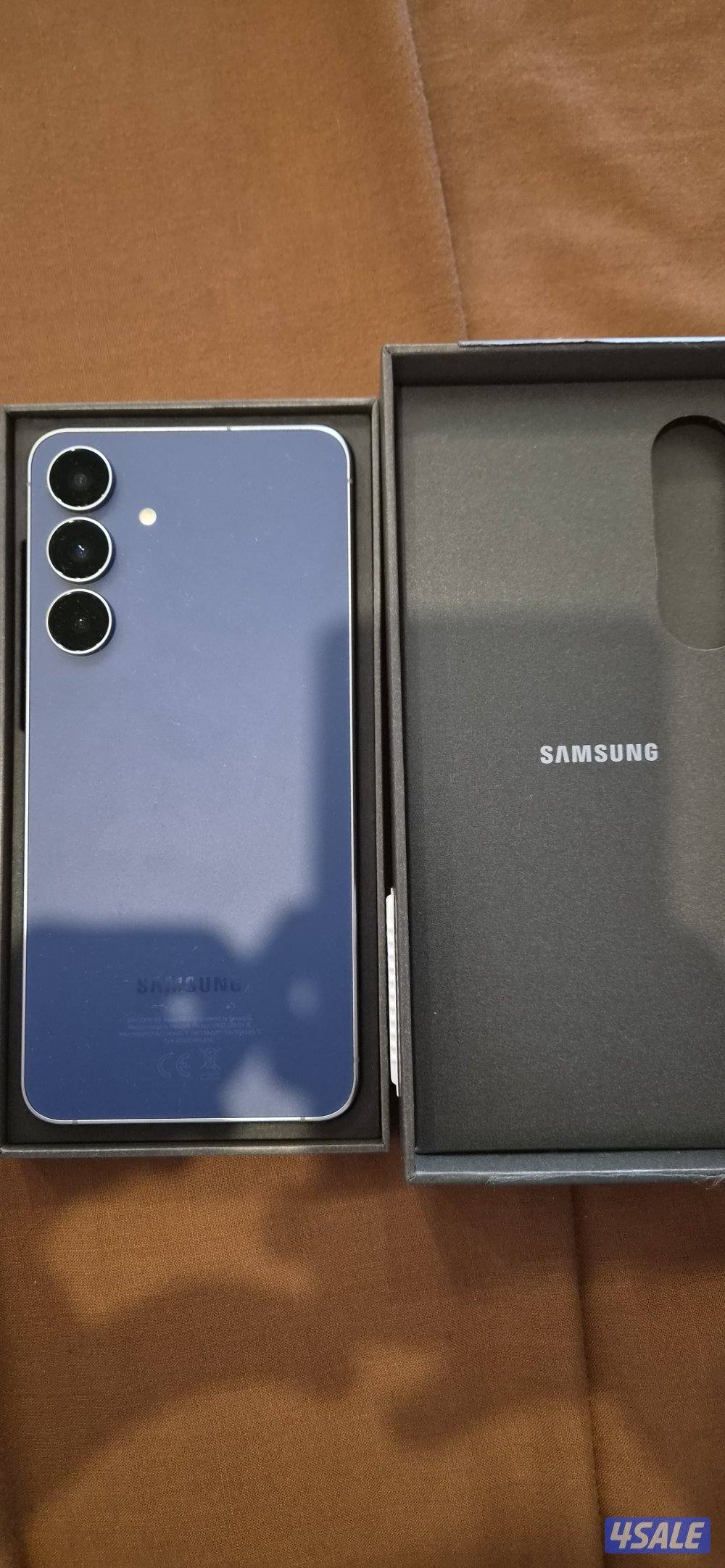 S25FEللبيع استخدام اسبوع مافيه ولا زلغ لون ازرق غامق2