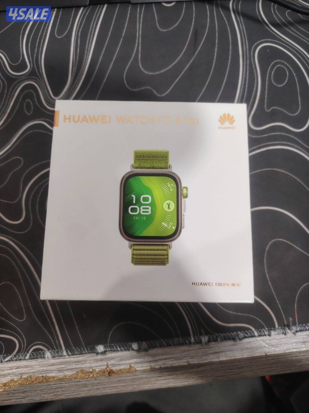 ساعة هواوي fit 4proتستحق شبه الجديده بالعلبه و الفتوره الشراء0