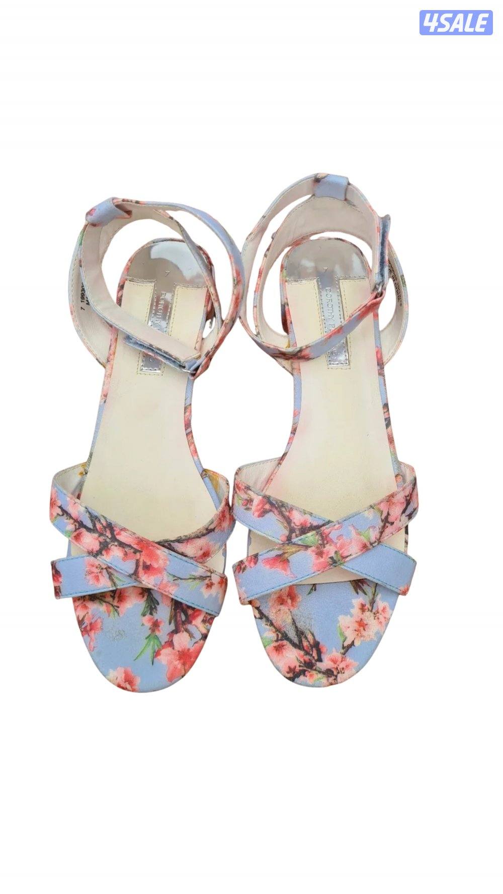 Blazer&Trousers&Sandlas all brand new price in caption5