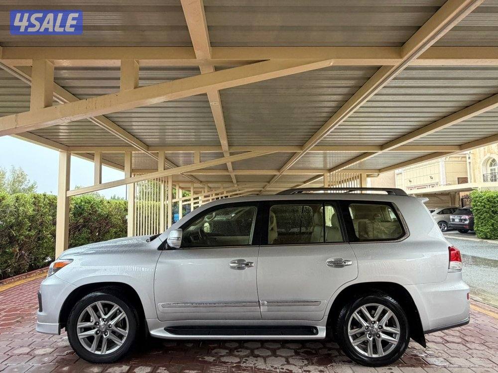 لكزس LX570 الساير 2015 سبورت عداد 257 الف1