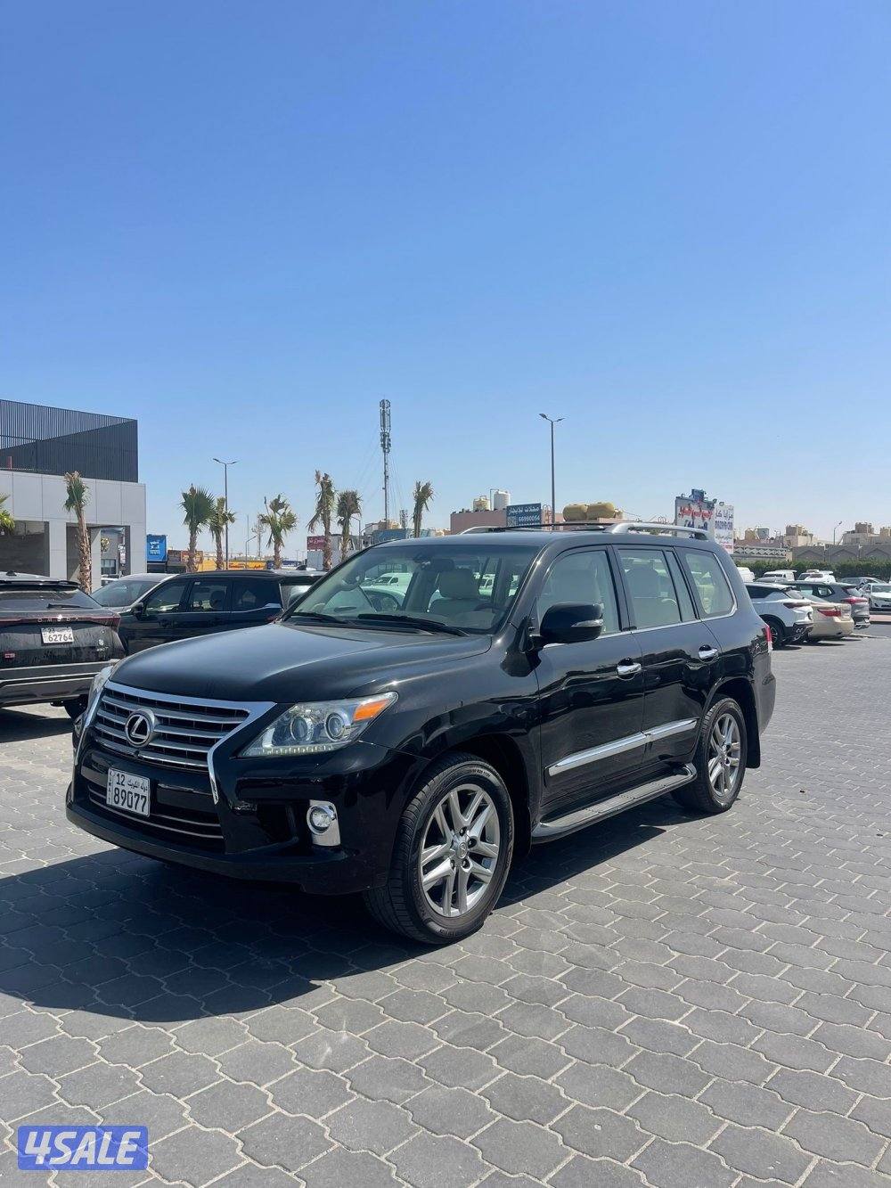 لكزس LX570 الساير 2014 درجه ثانيه بحاله الوكاله عداد 251 الف0
