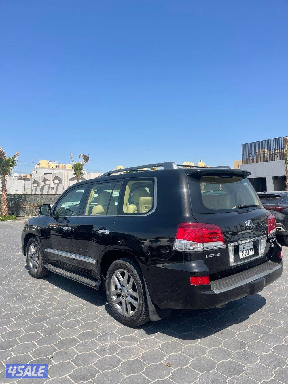لكزس LX570 الساير 2014 درجه ثانيه بحاله الوكاله عداد 251 الف3