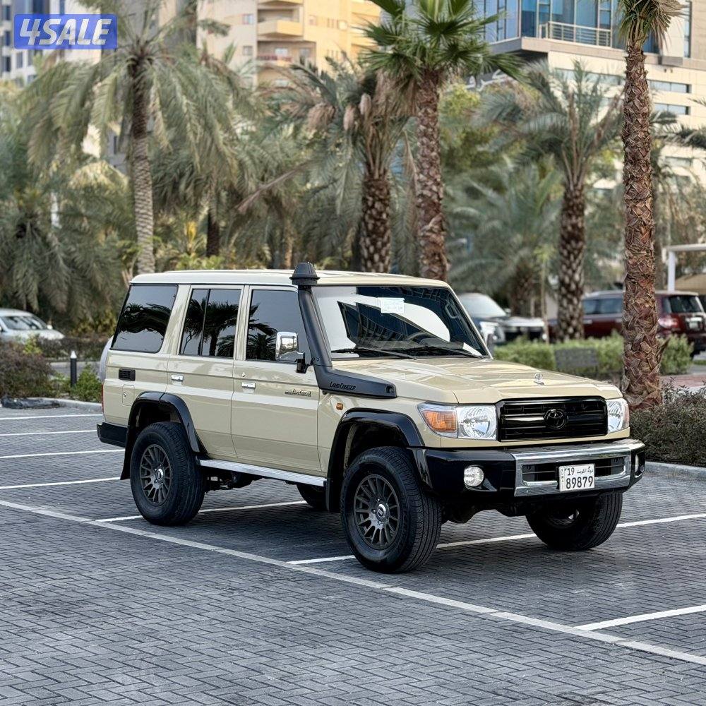 تويوتا لاندكروزر موديل 2021 (نص) صبغ وكاله عداد ١٣٨ سرفيس وكالة0