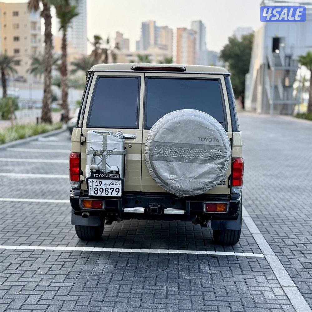 تويوتا لاندكروزر موديل 2021 (نص) صبغ وكاله عداد ١٣٨ سرفيس وكالة3