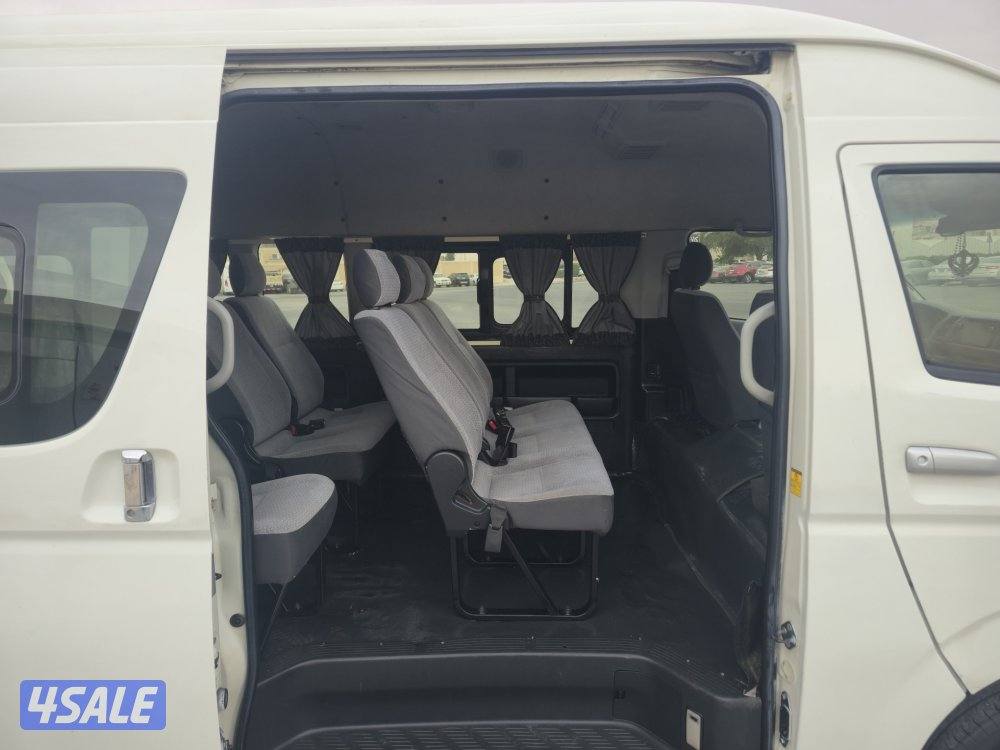 Toyota Hiace Bus 2014 model ( 1.30 km )8