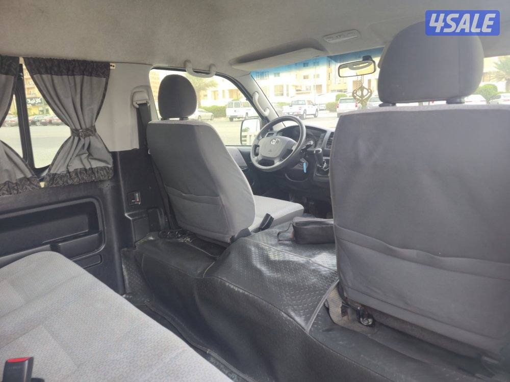Toyota Hiace Bus 2014 model ( 1.30 km )9