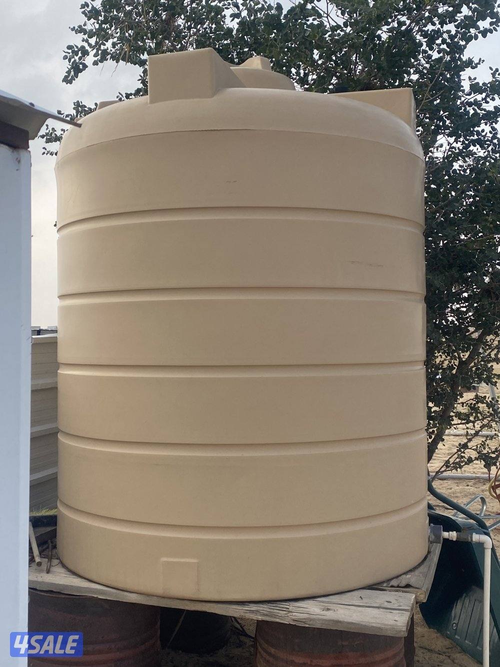 للبيع عدد 2 تانكي ماء الحجم ١٠٠٠0