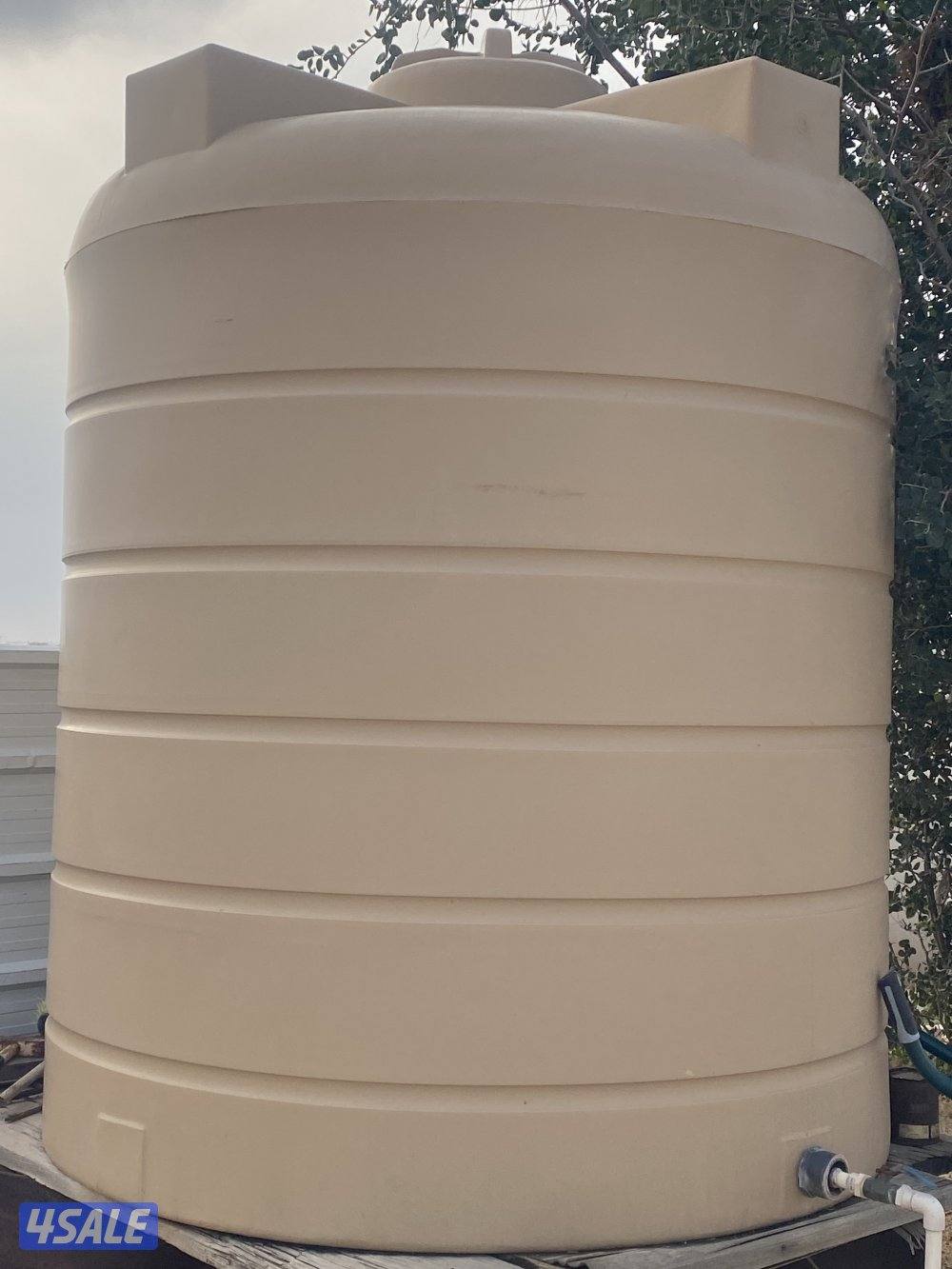 للبيع عدد 2 تانكي ماء الحجم ١٠٠٠1