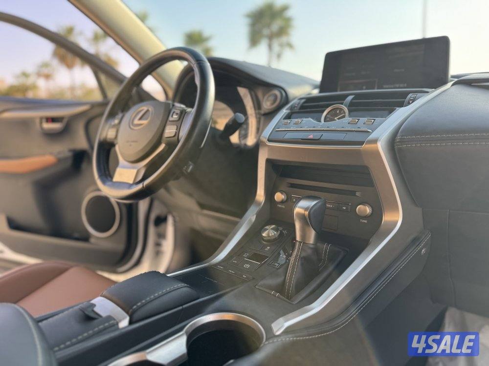 للبيع : جيب لكزس NX 300 : موديل 20204