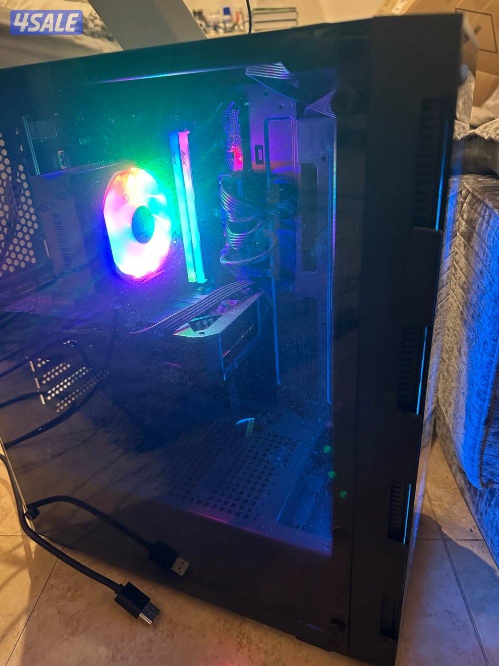 للبيع كمبيوتر قيمنق كامل المواصفات وشاشتين بسعر مناسب3