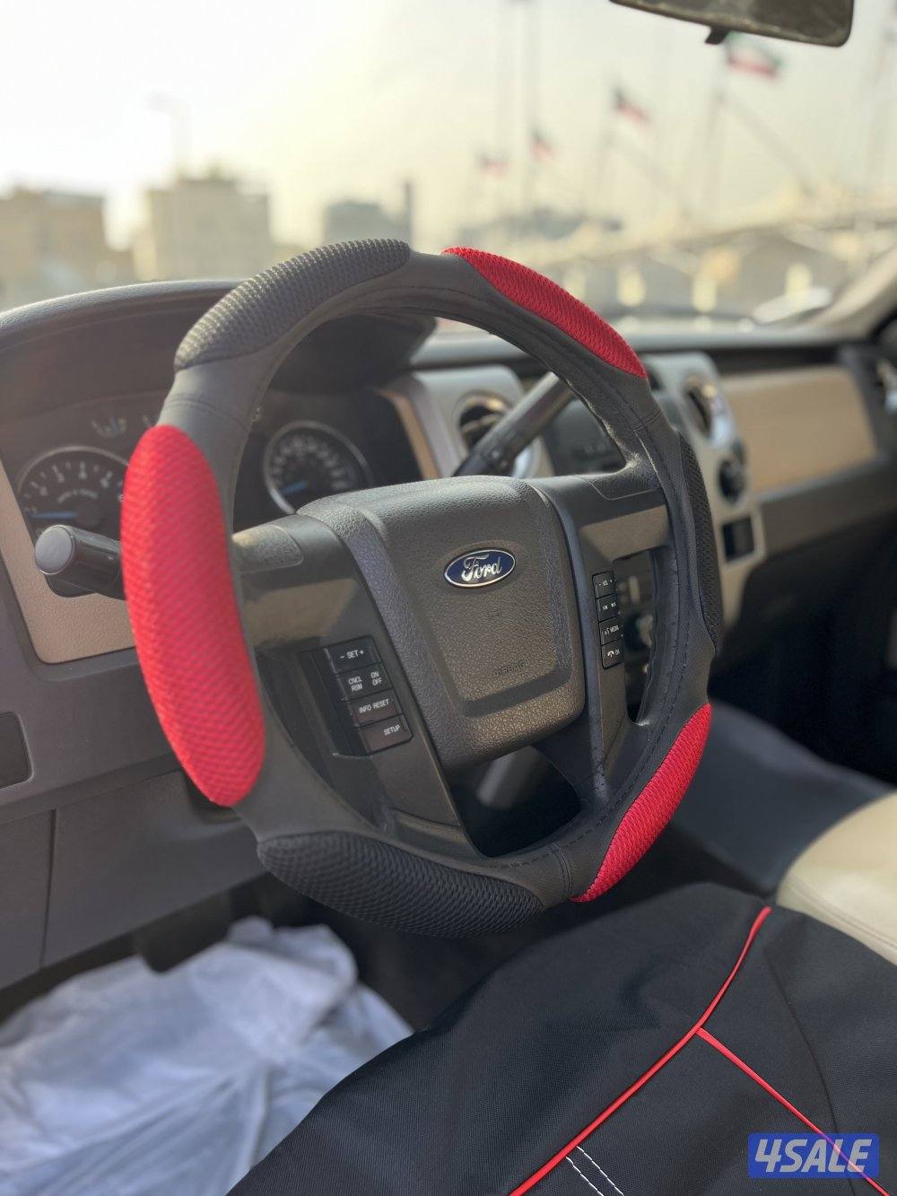 للبيع وانيت فورد F150 موديل 201312