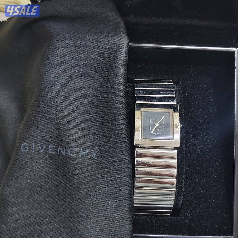 Givenchy Blue Stainless Steel Apsaras Women's Wristwatch 23mm1