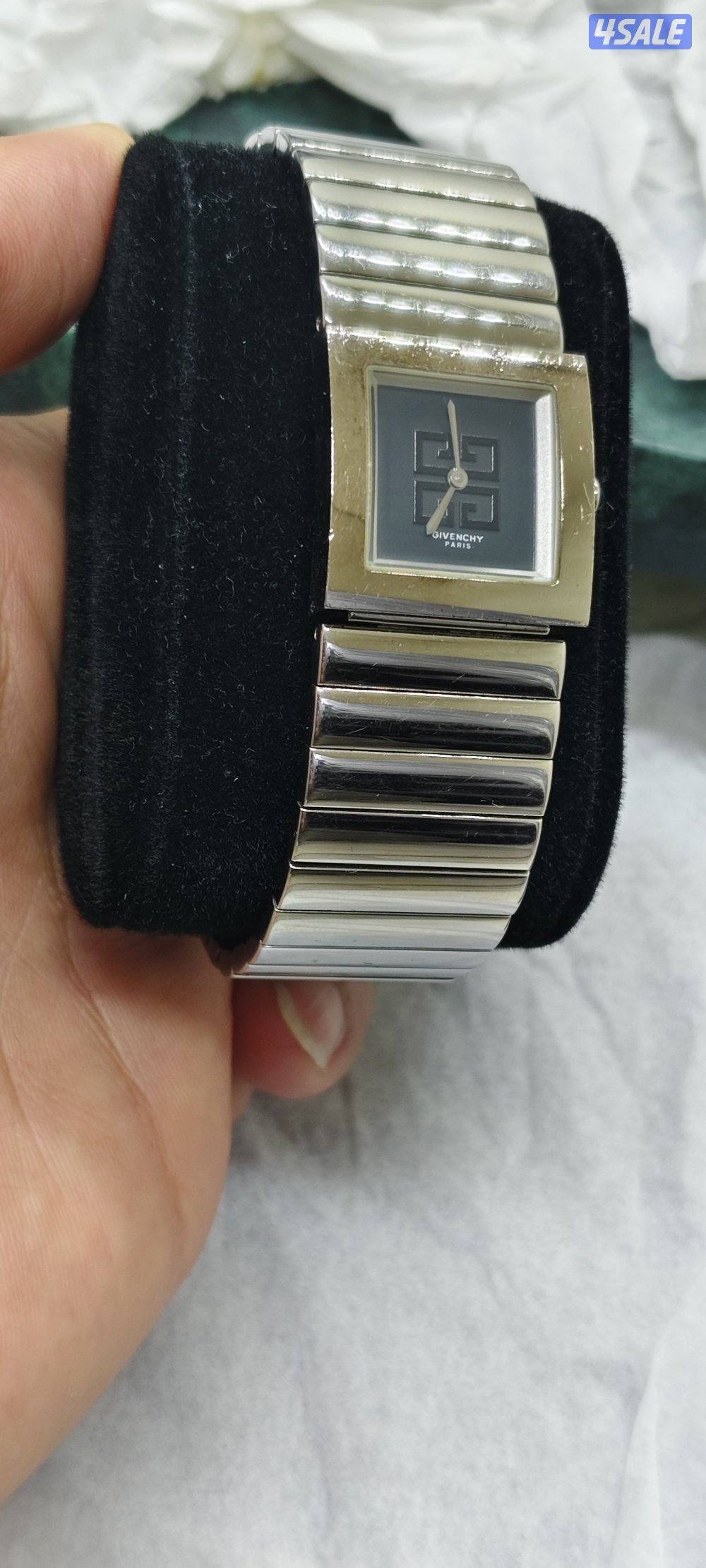 Givenchy Blue Stainless Steel Apsaras Women's Wristwatch 23mm9