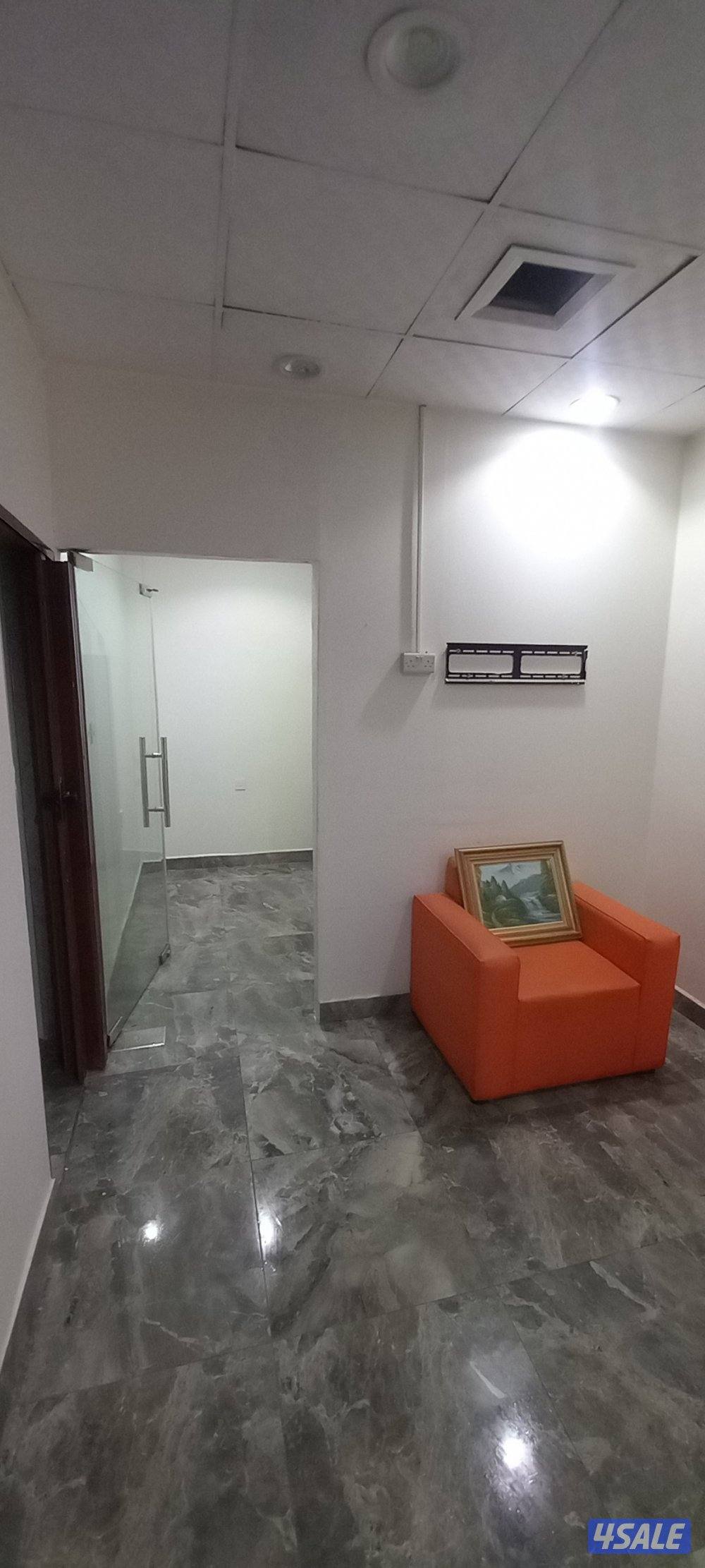 مكتب تجاري للايجار في مجمع ممتاز بالجليب الشيوخ3