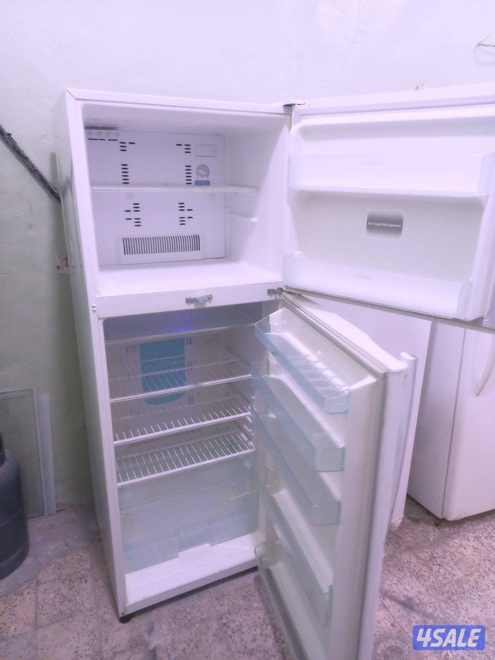 للبيع ثلاجات دايو  28 قدموتوشيبا 22 قدم استخدام خفيف مع التوصيل والكفا7