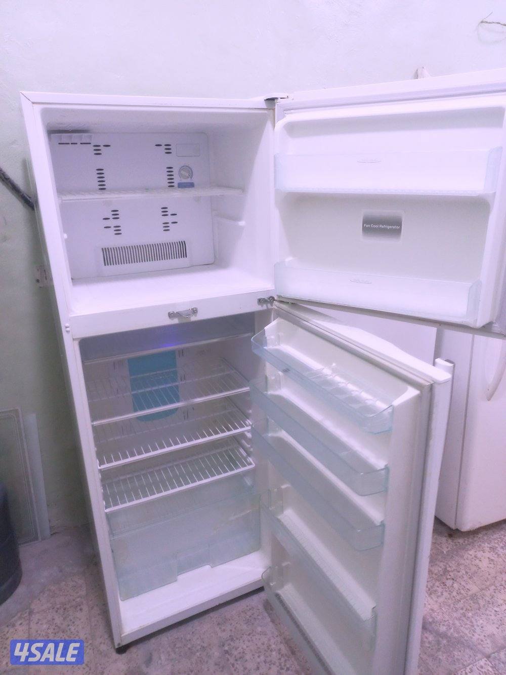 للبيع ثلاجات دايو  28 قدموتوشيبا 22 قدم استخدام خفيف مع التوصيل والكفا8