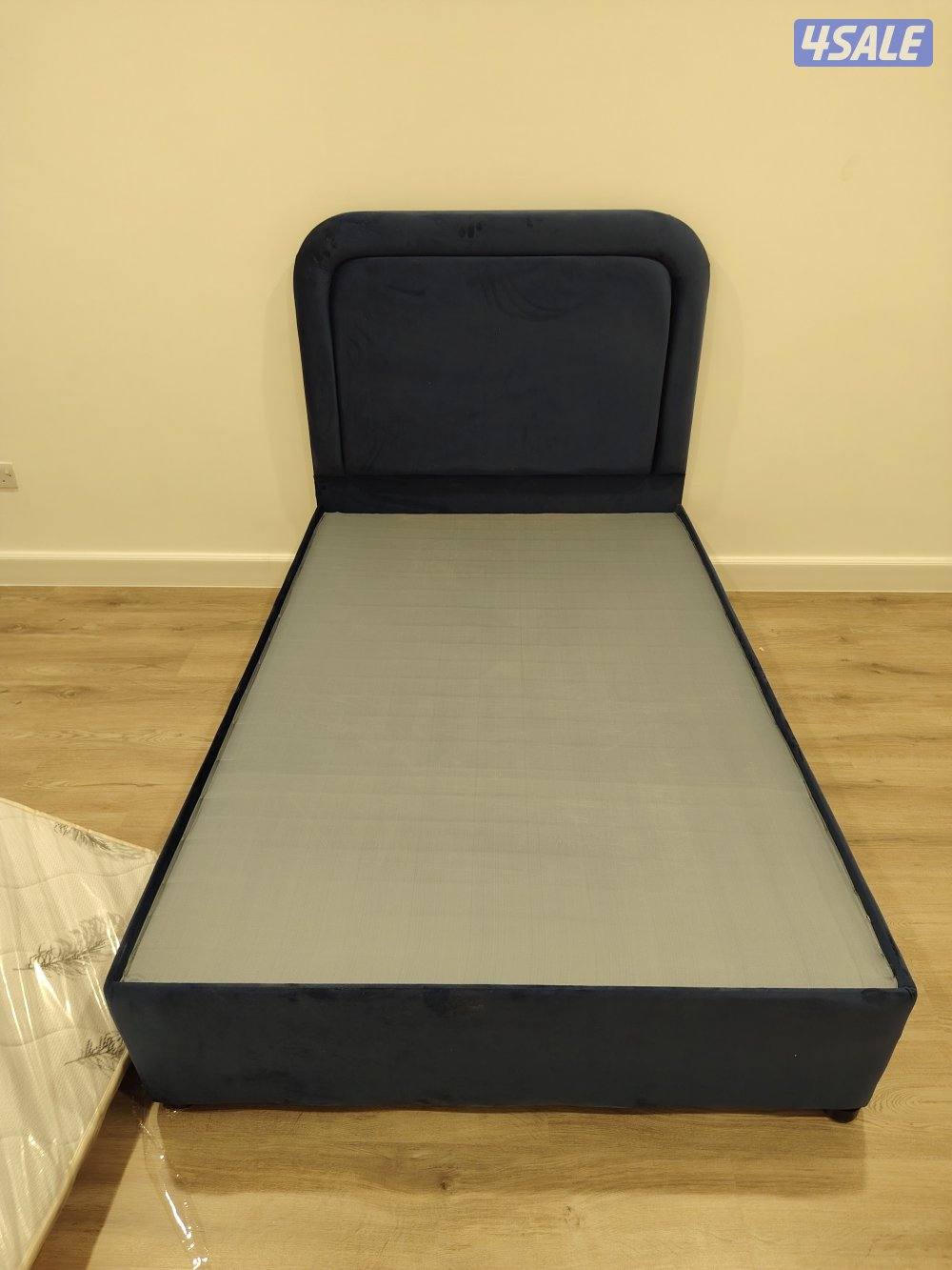 سراير وفرشات طبية بكل المقاسات وأرخص الأسعار وجميع الدزينات والالوان م3