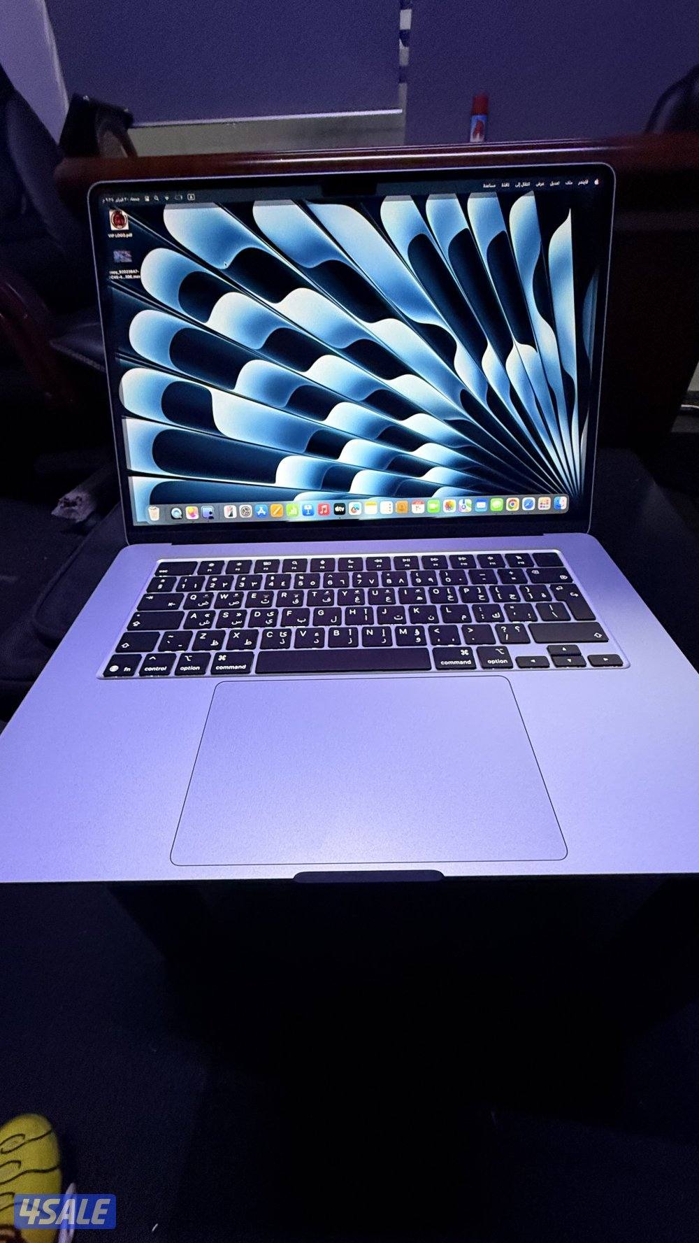 ماك بوك من اكسيت الغانم فتح من الكرتونة واستعمال مره واحده فقط وضمان س1