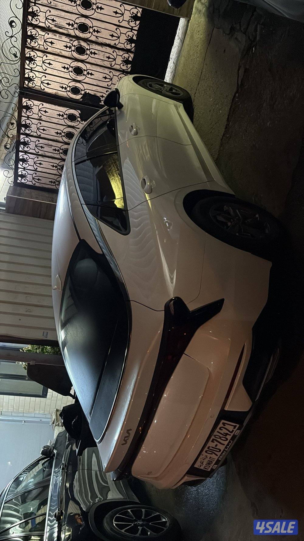 للبيع كيا k5 وارد الوكاله ماشيه ٤ الاف كيلو تأميل شامل0