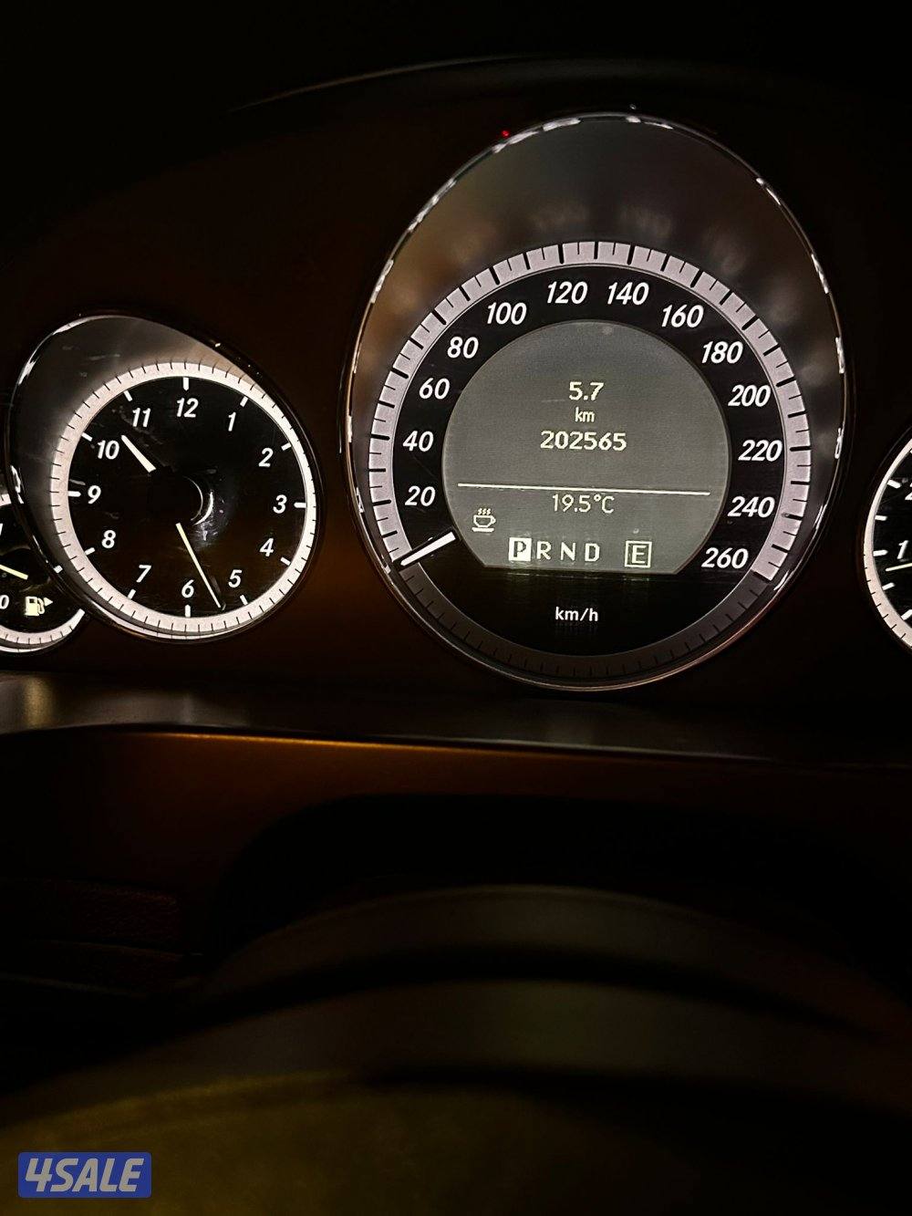 مرسيدس e250 فول اوبشن سياره ماتشكي من اي شي وشرط الفحص5