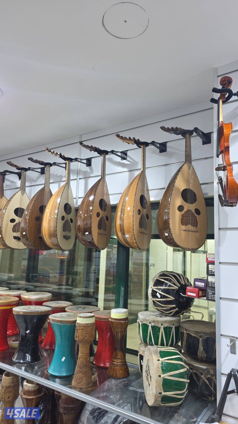 محل عود ومرواس حولي شارع بن خلدون مقابل ماكدونالدز بجوار المزيني0