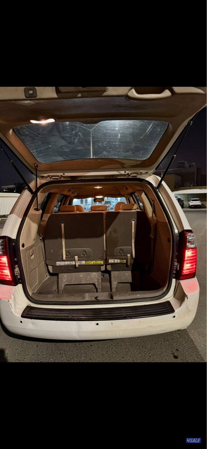 للبيع كيا كارنفال موديل 2012 مالك اول ماشي 3352