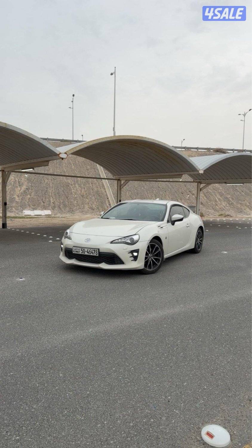 للبيع 86 تويوتا0