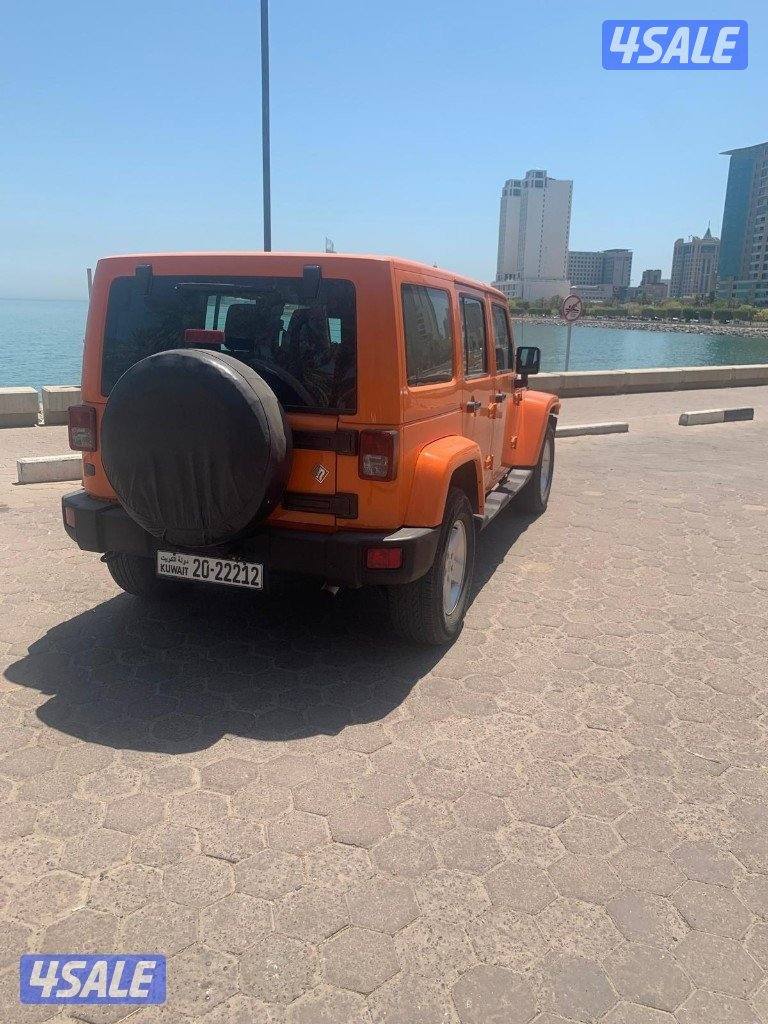 A beautiful and unique 2012 Jeep Wrangler Sahara Limited  I142000 KM5
