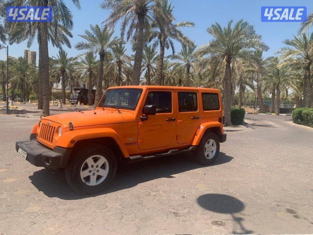 A beautiful and unique 2012 Jeep Wrangler Sahara Limited  I142000 KM6
